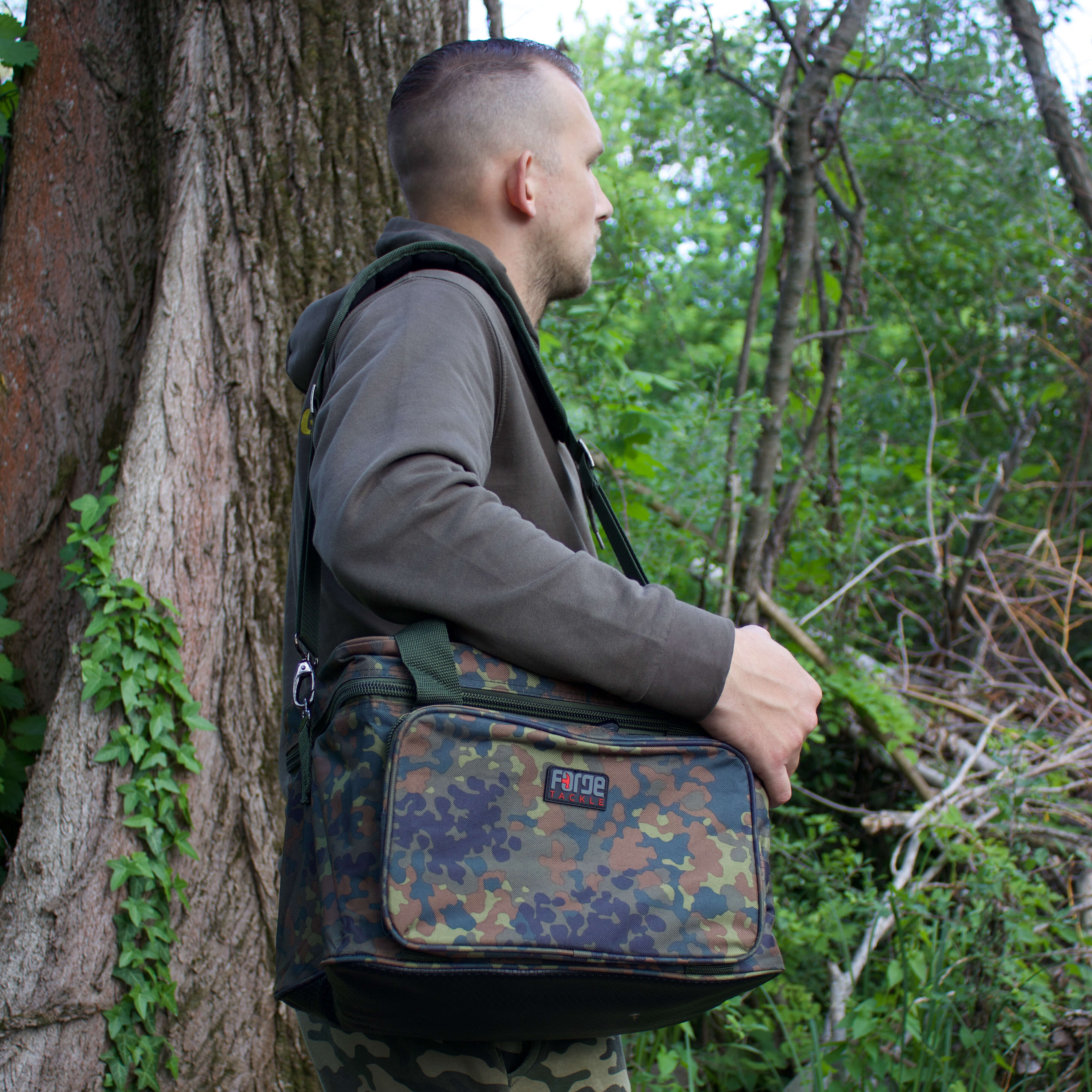 Forge Tackle táska - Forge FTR Camo Bait Bag