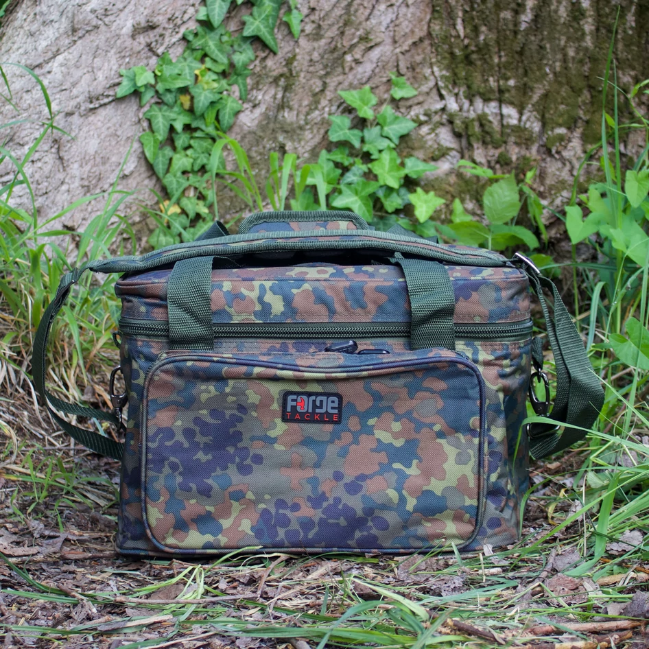 Forge FTR Camo Bait Bag szigetelt csalis táska